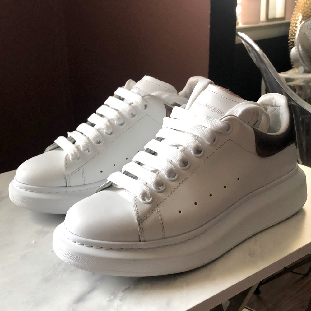 100%Calf leather & oversized rubber sole Finish with Alexander McQueen on bottom